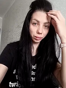 Snapshot of Princessa99885 chatting on November 12, 8:15 am Princessa99885 online show from November 12, 8:15 am