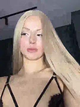 FavoriteKira online show from April 19, 2:49 pm