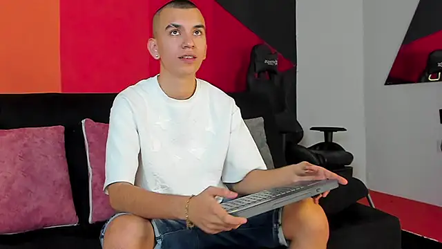 RowanCley online show from September 13, 12:27 pm