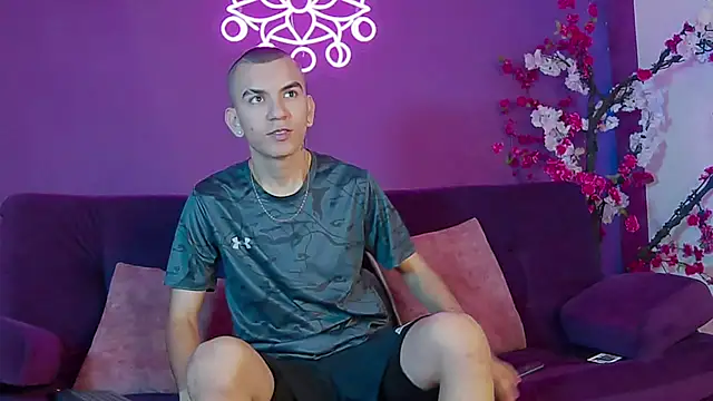 RowanCley online show from September 19, 12:06 pm