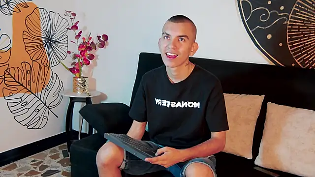 RowanCley online show from October 10, 12:15 pm