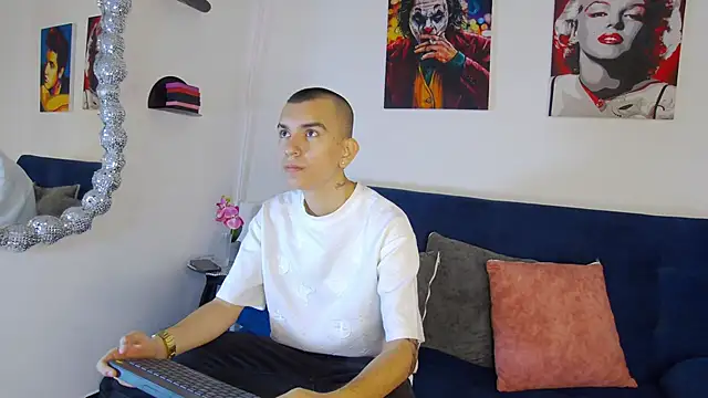 RowanCley online show from October 13, 1:11 pm