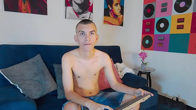 RowanCley online show from October 16, 12:17 pm