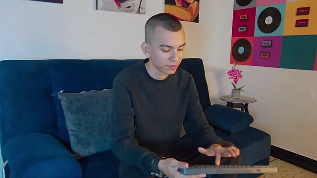 RowanCley online show from October 17, 2:41 pm