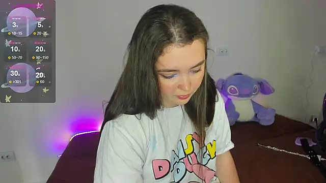 Snapshot of Alice_next_door chatting on September 21, 10:28 am Alice next door online show from September 21, 10:28 am