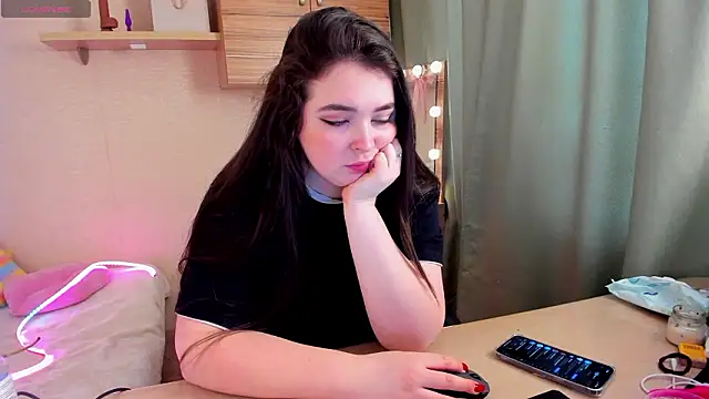 Alice next door online show from February 4, 1:06 pm