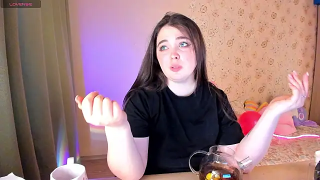 Alice next door online show from February 14, 1:52 pm