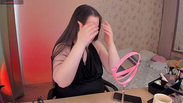 Alice next door online show from March 18, 1:25 pm