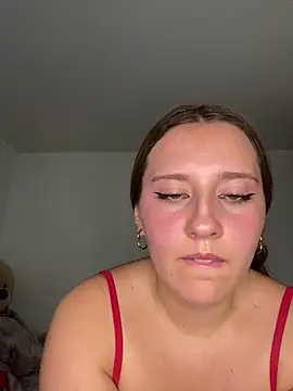 Snapshot of Cutie_blondie chatting on October 30, 9:59 pm Cutie blondie online show from October 30, 9:59 pm