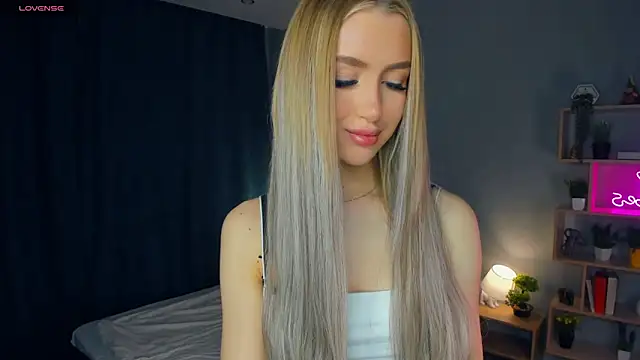 IsaVesco online show from March 6, 7:32 pm