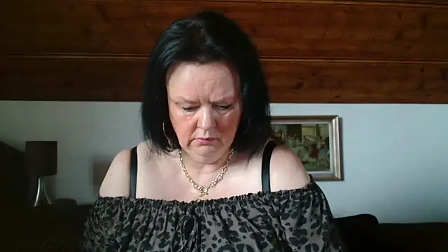 TiffanyMature online show from October 27, 8:18 am