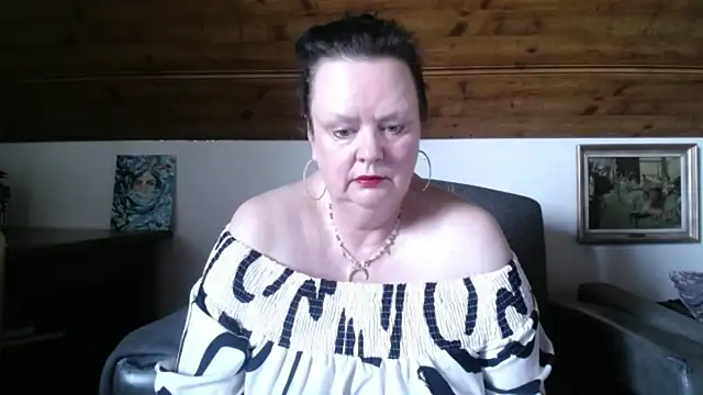 TiffanyMature online show from May 24, 3:06 pm