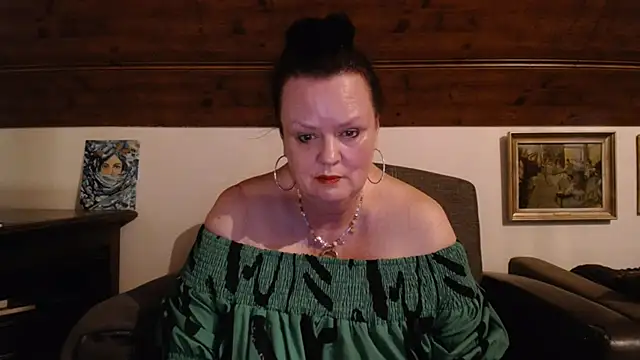 TiffanyMature online show from May 25, 8:15 pm