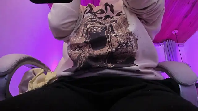 Snapshot of kurito_ chatting on November 8, 3:18 am kurito online show from November 8, 3:18 am