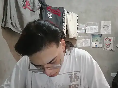 dirty model online show from April 18, 6:01 pm