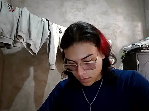 dirty model online show from April 24, 3:47 pm