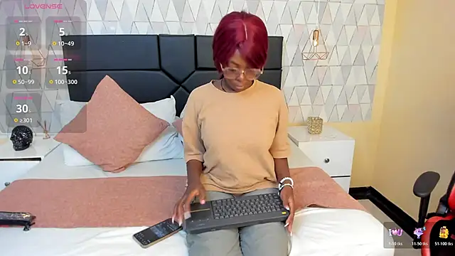 OliviaGarciaa online show from November 20, 7:13 pm