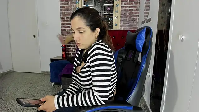 Jessica ly90 online show from October 31, 1:23 pm