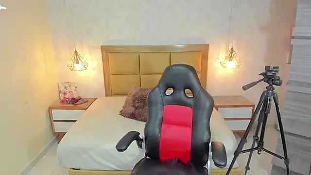 MELISSAROUGE online show from November 20, 7:35 pm