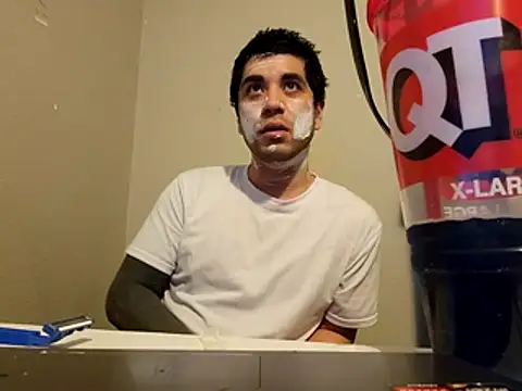 Snapshot of catnipharvester chatting on December 19, 3:13 am catnipharvester online show from December 19, 3:13 am