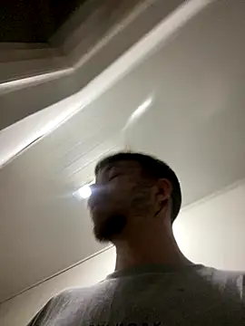 Snapshot of Kissmalditox chatting on November 3, 1:08 am Kissmalditox online show from November 3, 1:08 am