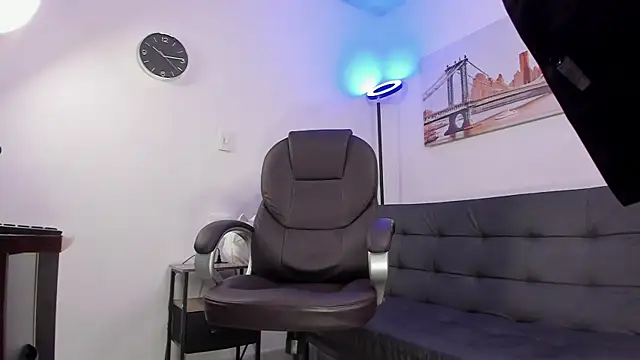 Dash Bukoski online show from September 30, 1:38 pm