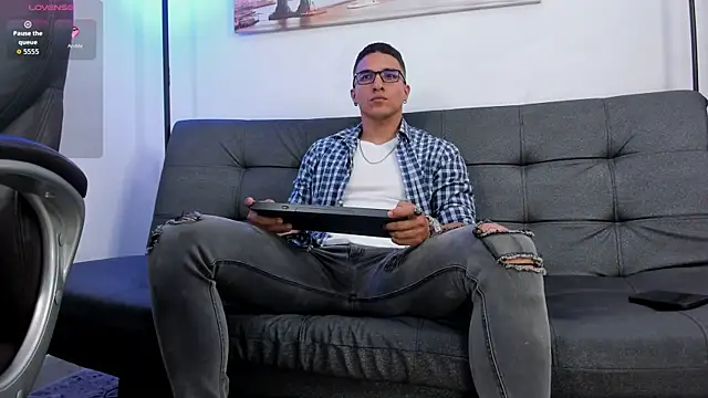 Dash Bukoski online show from October 5, 1:09 pm