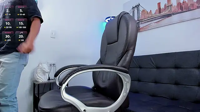 Dash Bukoski online show from October 19, 5:13 pm