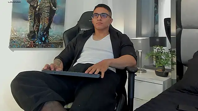 Dash Bukoski online show from February 16, 11:39 am