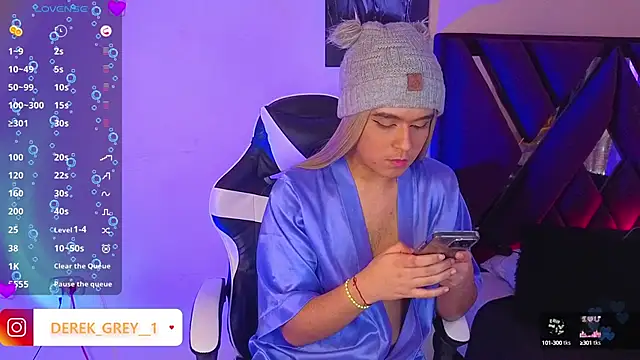 derek greyy  online show from September 30, 6:35 pm