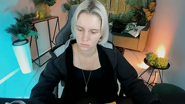 BethanyCloud online show from October 10, 2:21 am