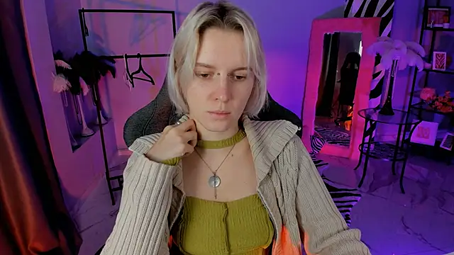 BethanyCloud online show from November 14, 2:32 am