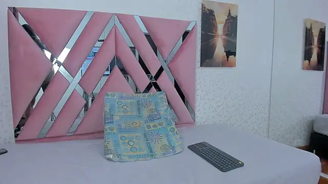 Snapshot of victoriavelasquez chatting on September 11, 11:43 am victoriavelasquez online show from September 11, 11:43 am