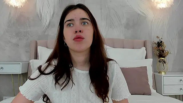 KimberlyBond online show from September 30, 3:06 pm