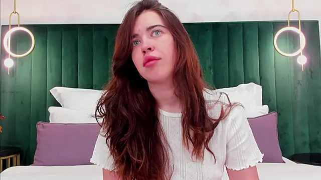 KimberlyBond online show from October 1, 3:07 pm