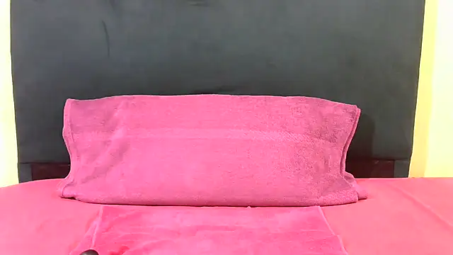 OnionBooty23 online show from October 4, 10:13 am