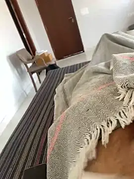 Snapshot of Desiandaz chatting on November 14, 9:52 am Desiandaz online show from November 14, 9:52 am