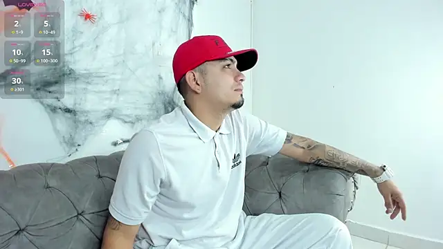 OwenStonne  online show from October 25, 4:20 am