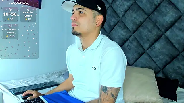 OwenStonne  online show from November 22, 12:26 pm