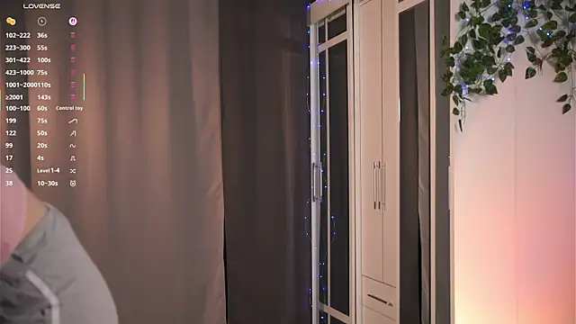 Snapshot of VernonKnapik chatting on September 8, 7:35 pm VernonKnapik online show from September 8, 7:35 pm