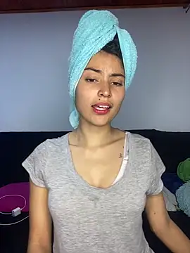 hotwife26 online show from December 22, 3:20 pm