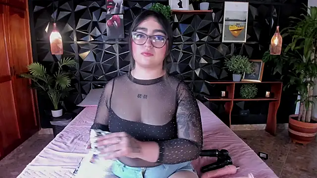 April  foxx online show from October 22, 4:51 pm