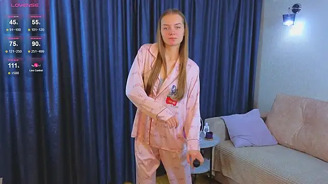 LouisaChaobal online show from October 4, 1:14 am