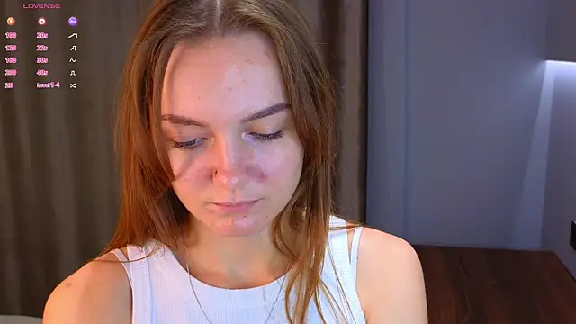 LouisaChaobal online show from November 1, 1:18 am