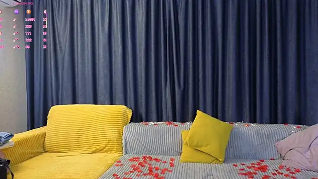 LouisaChaobal online show from November 18, 1:44 am