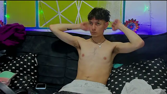 Dioniso guy8 online show from February 18, 7:10 pm