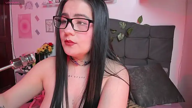 Snapshot of Fia__ chatting on October 2, 1:45 am Fia   online show from October 2, 1:45 am