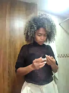 Snapshot of BiiancaEstradaa chatting on September 27, 7:52 pm BiiancaEstradaa online show from September 27, 7:52 pm