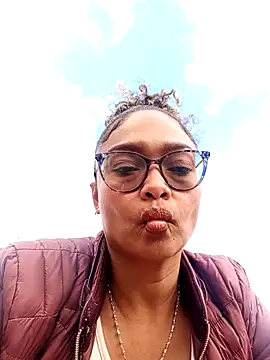 Snapshot of BiiancaEstradaa chatting on October 14, 9:48 pm BiiancaEstradaa online show from October 14, 9:48 pm