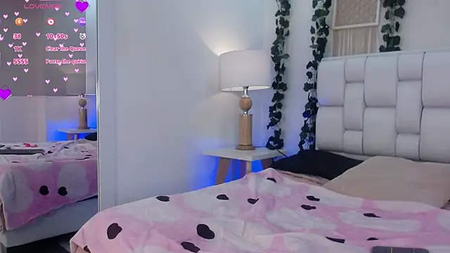 Snapshot of Tiffanygh_ chatting on December 4, 7:33 pm Tiffanygh online show from December 4, 7:33 pm